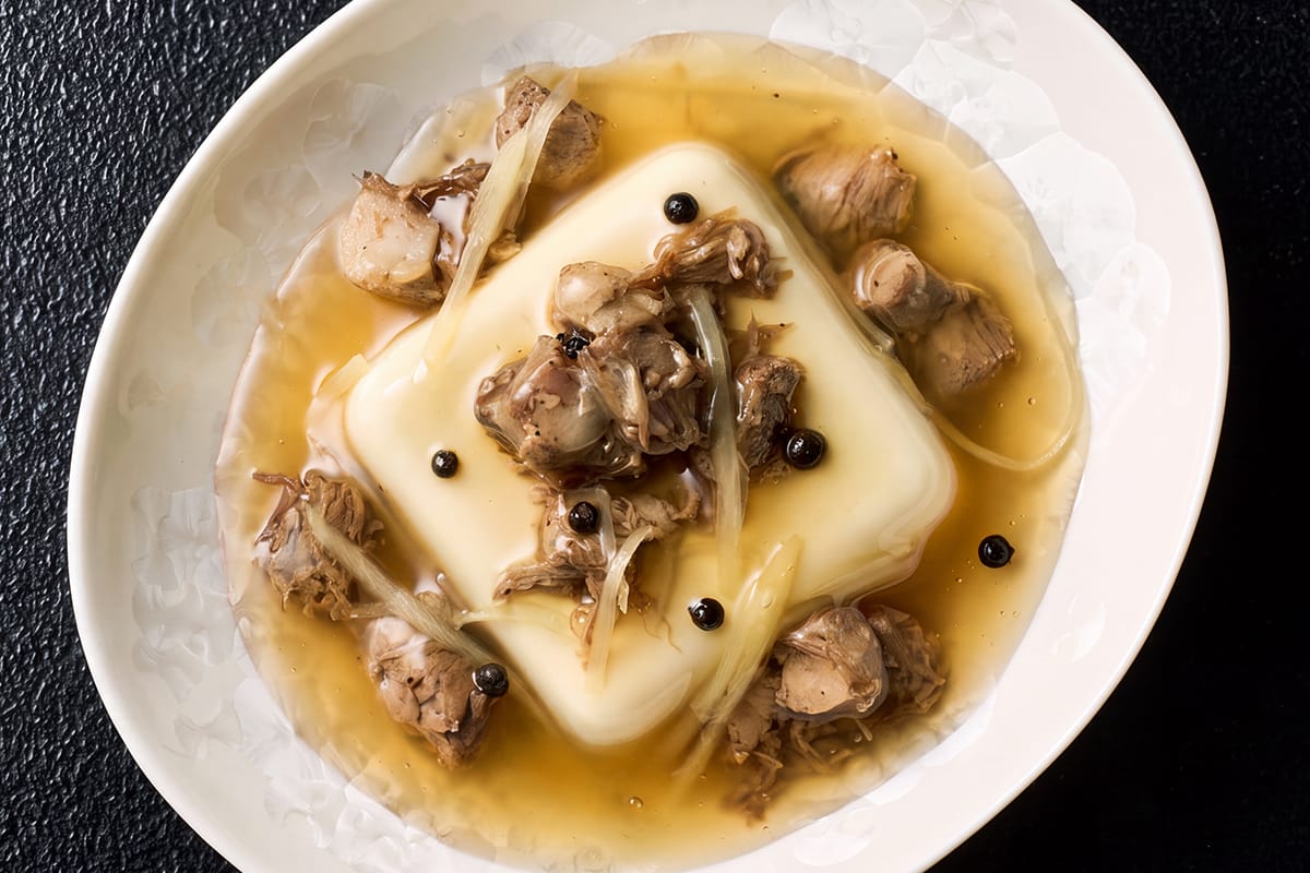【冷蔵配送】うかい特選牛の肉とうふ ビーフコンソメ仕立て